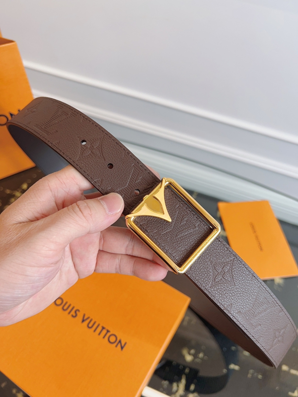 ルイヴィトンベルト正面デザイン